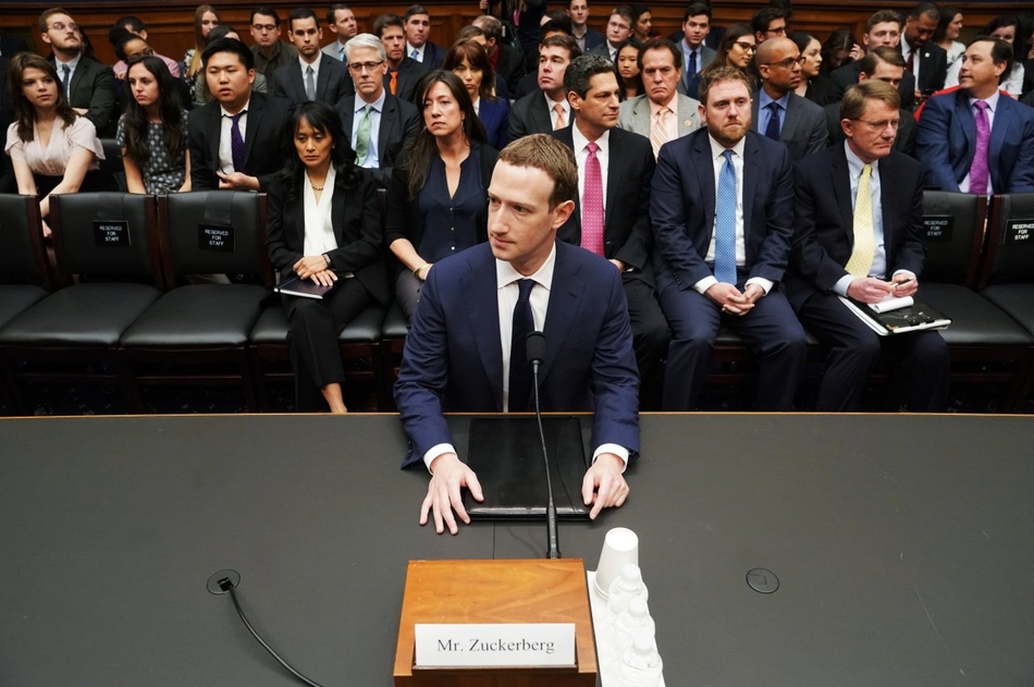 Facebook CEO扎克伯格参加于4月11日与12日接连参加参议院与众议院听证会，应答Facebook数据泄漏事件。