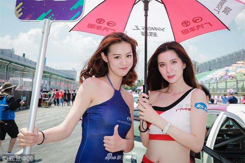 2018CTCC中国房车锦标赛珠海站，赛车女郎斗艳。