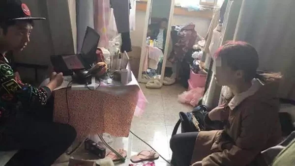 杭州警方捣毁涉黄APP：女大学生宿舍开直播 不堪入目