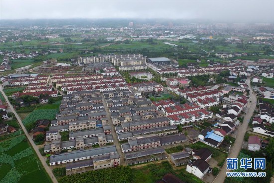 （经济）（3）陕西西乡：开办“社区工厂” 助力移民增收