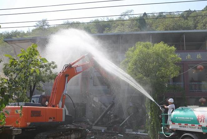 秦嶺整治違法農(nóng)家樂 拆除1600余平方米違建