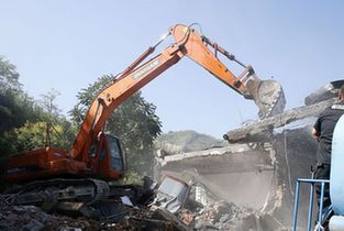 秦嶺違建別墅整治 臨潼玉川湖附近一占地12.8畝農家樂被拆