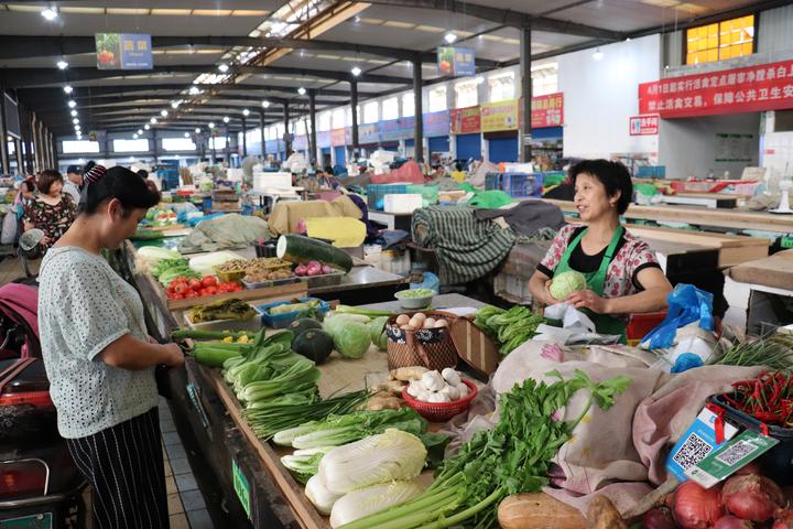 西安菜價持續上漲香菜20多1斤 涮火鍋買點肉吧