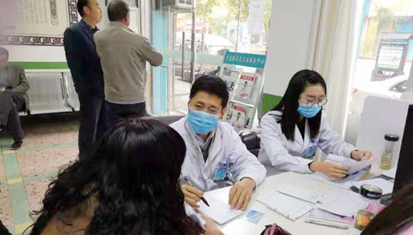 “当医生是很严肃的事” ——访铜川耀州区天宝路社区卫生服务中心主任党小平