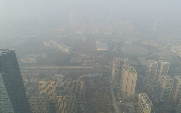 350米高處看西安霧霾 整座城市灰蒙蒙