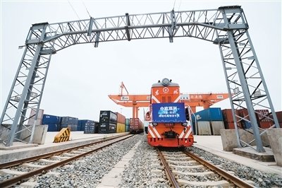 中歐班列(鄭州)跨境電商專線開通 貨銷歐洲28國