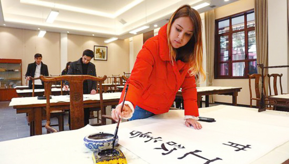 文化中心，陜西敞開(kāi)友誼之門(mén)——陜西發(fā)展“三個(gè)經(jīng)濟(jì)”觀察之門(mén)戶(hù)篇
