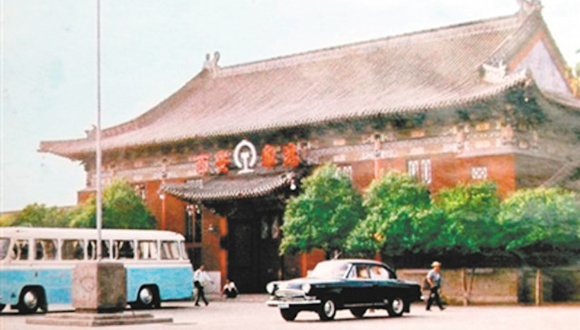 老西安火車站：無論哪個(gè)年月 回家的情結(jié)都一樣濃烈