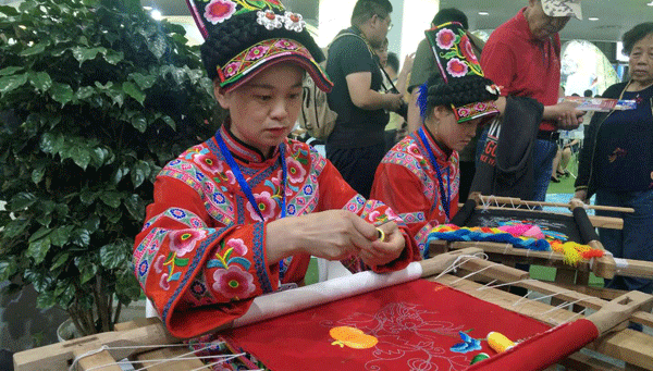 “共筑新絲路 逐夢(mèng)新時(shí)代” 第四屆絲博會(huì)啟幕