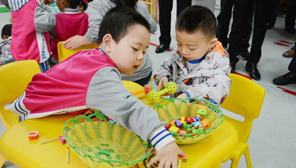 省政協(xié)提案委“促進(jìn)我省3歲以下嬰幼兒照護(hù)服務(wù)發(fā)展”調(diào)研報(bào)道 嬰幼兒健康成長需家庭政府共同呵護(hù)