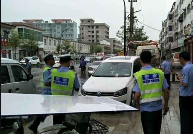 全国高考6月进行 交警将提前清理考点周边违停车辆
