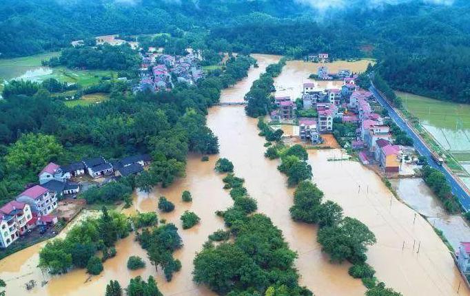 紧急提醒！全国多地暴雨“已发货” 请查收安全知识