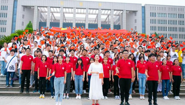 陕西“我爱你中国”系列快闪之“科教陕西” 唱响不忘初心 寄语美好未来