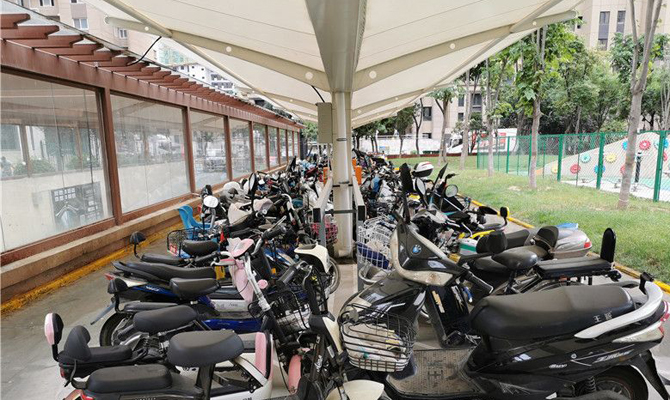 西安电动车充电乱象整治调查 进楼入户、人车同屋很常见