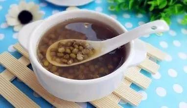 绿豆汤你知道咋喝最消暑吗？
