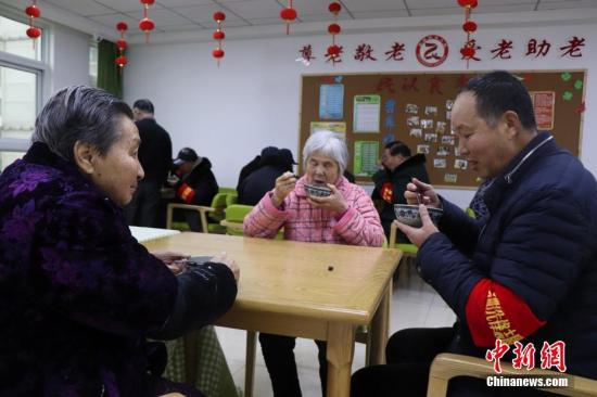 卫健委：中国人均预期寿命77岁 健康预期寿命仅68.7岁