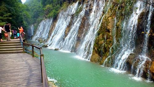 应急管理部发布安全提示：雷雨天气避免去山区、河谷游玩