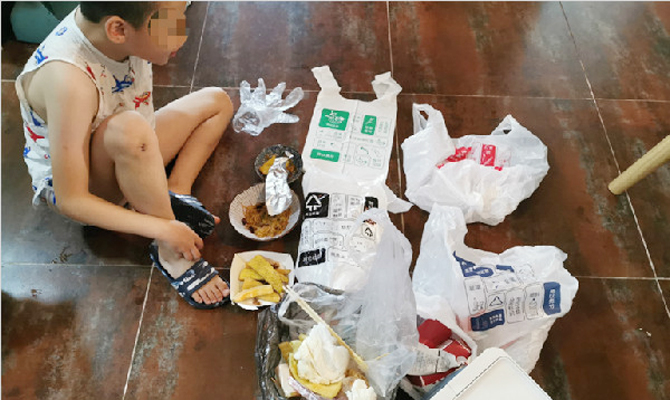 亲子垃圾分类实战体验：两天积攒的混装垃圾再分类要花一小时