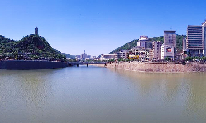 用延安精神书写延安追赶超越新篇章