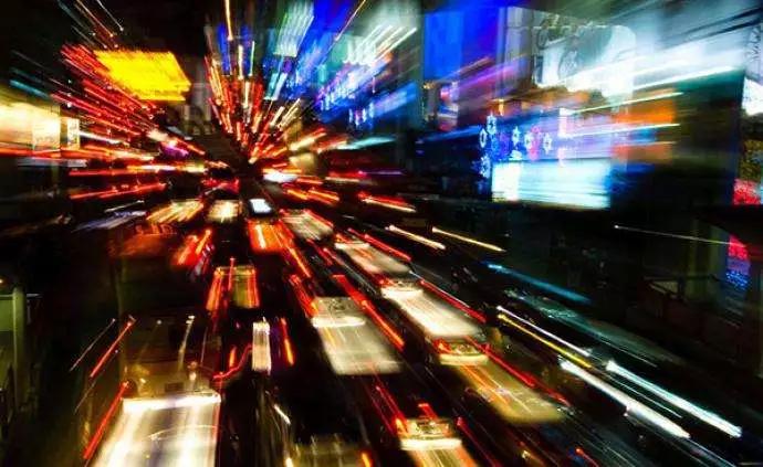 夜間經(jīng)濟，不只是“吃吃喝喝”