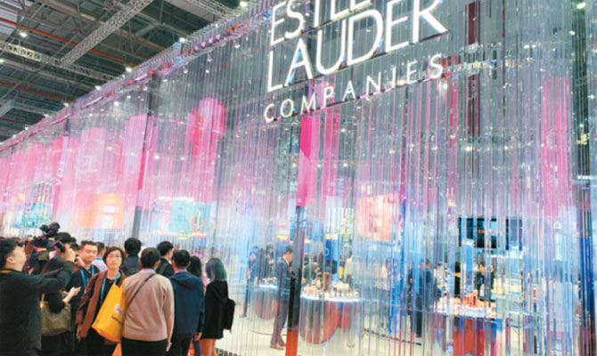 逛进博会品质生活展区 可一站式打卡全球大牌