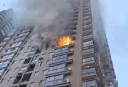 西安天竹大厦起火母女二人不幸身亡 有人说起火原因是电动车？