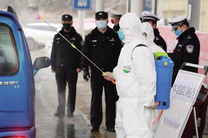 宝鸡公安局交警支队全力做好疫情防控工作