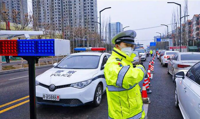 陕西公安民警在“疫”线：哪里需要我就在哪里