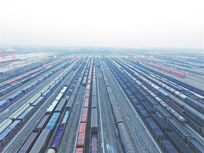 新豐鎮(zhèn)車站：鐵路貨車編組“航母”助力企業(yè)復(fù)工復(fù)產(chǎn)