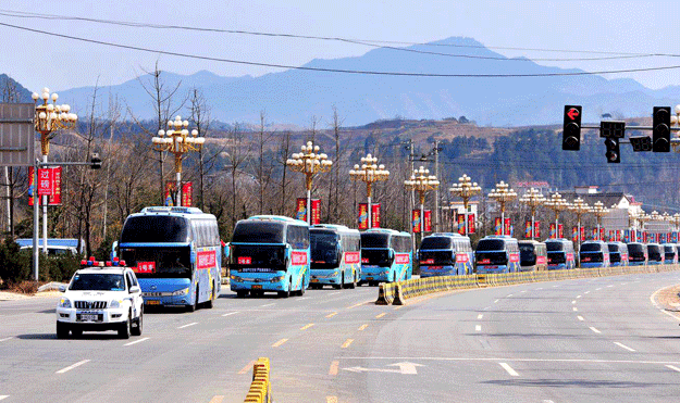 提供“一站式”服务 洛南定制专列助力务工人员返岗复工