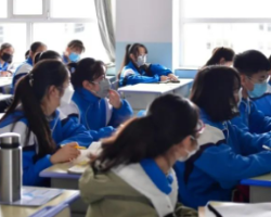 消毒、登記、量體溫……青海部分普高中職學(xué)校昨日開(kāi)學(xué)