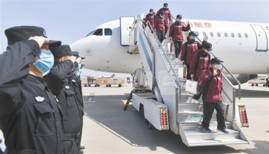 “我们回家了！”