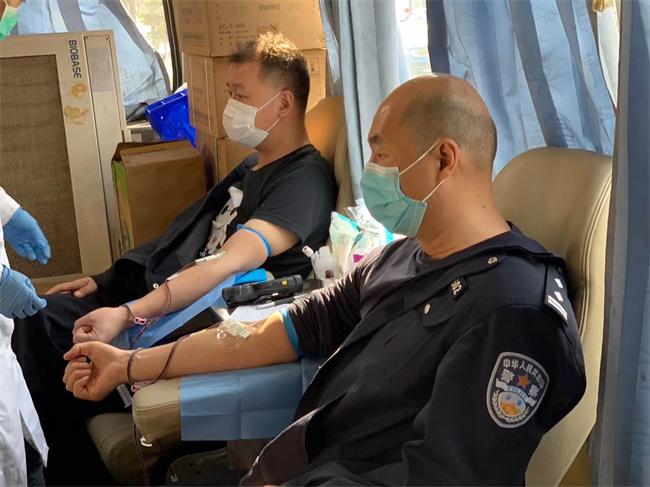 “眾志成城 熱血逆行” 公安民警踴躍獻血顯擔當
