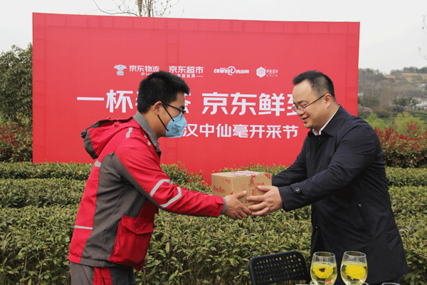 疫情之下的特殊采茶季 ?媒體+電商+直播助力銷售