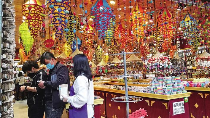 回民街：沉寂之后的烟火复苏