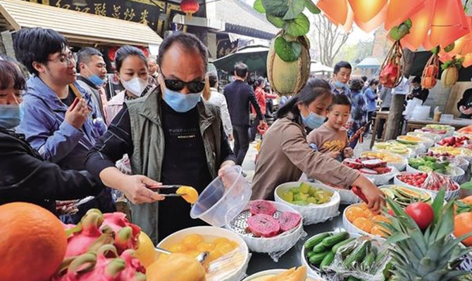 袁家村里的人气又旺了