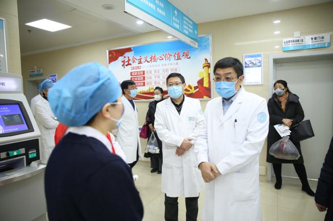 賀波：戰(zhàn)疫“衛(wèi)”民有擔(dān)當(dāng)