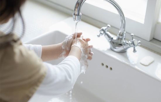肥皂与酒精哪个消毒能力更佳？什么时候需要洗手？