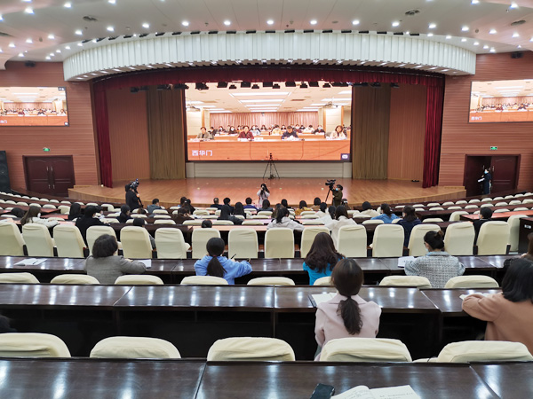 霍鳳蓮：再創(chuàng)榆林婦聯(lián)改革新局面