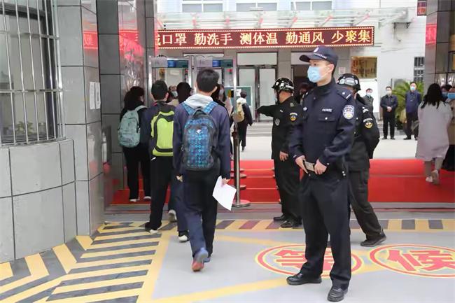 開學季：西安蓮湖公安全力護航初三學生復課復學