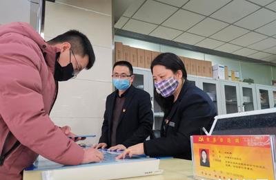 幫扶重點(diǎn)企業(yè)和項(xiàng)目復(fù)工復(fù)產(chǎn) 寶雞近2000名機(jī)關(guān)干部下沉一線(xiàn)