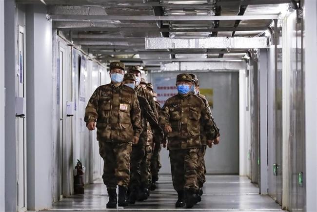 经中央军委主席习近平批准 军队支援湖北医疗队圆满完成任务回撤