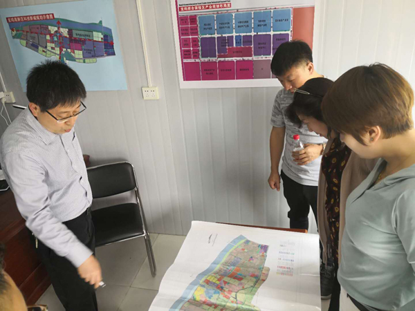 寶雞民革黨員參觀考察寶雞市綜合保稅區(qū)