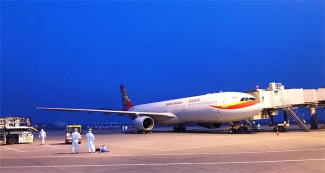 西安一航班拦下37例新冠感染者 为首都疫情防控做出巨大贡献