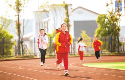 “野蠻其體魄” 體育拒絕“溫柔”