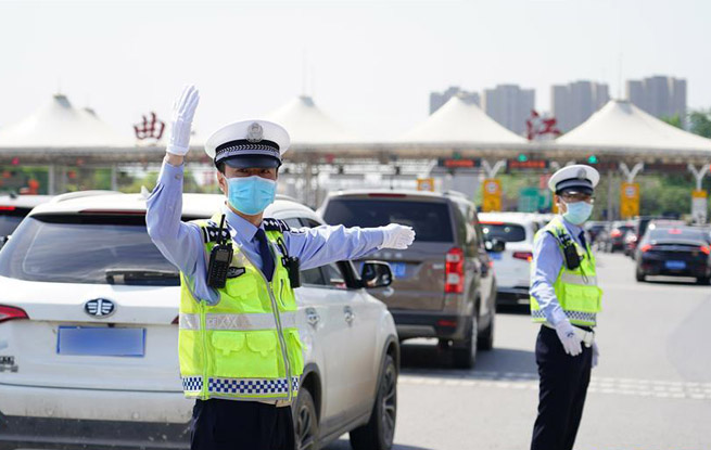 西安：加强警力 通畅道路