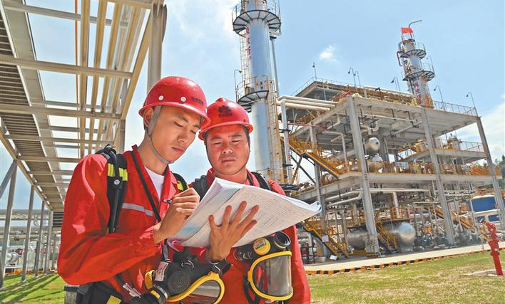 牢记谆谆嘱托 奋力谱写陕西新时代追赶超越新篇章 致敬 最美劳动者