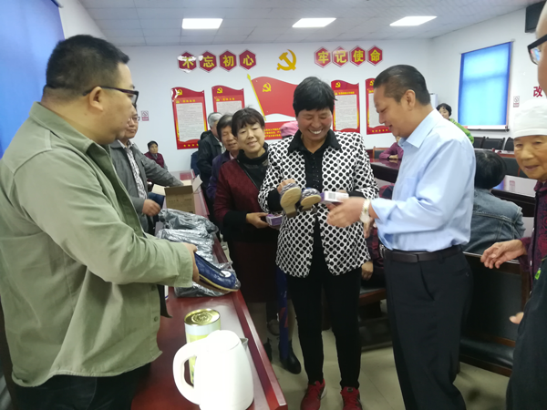民革銅川市王益支部開展助力脫貧攻堅送健康進農(nóng)村活動