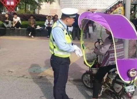 漢中專項(xiàng)整治摩托車、非機(jī)動(dòng)車加裝遮陽(yáng)傘