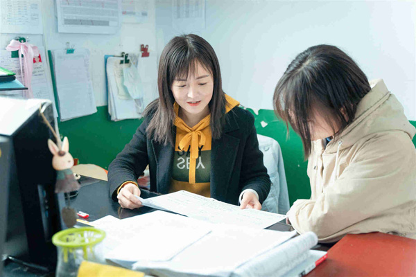 陳禎：詮釋責任與擔當?shù)膹慕讨?/> </a> </div>
                <div   id=